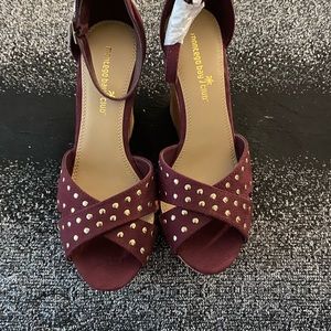 Maroon/Gold studded wedge sandal